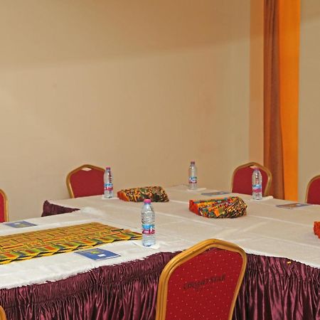 North Legon Grand Star Hotel מראה חיצוני תמונה