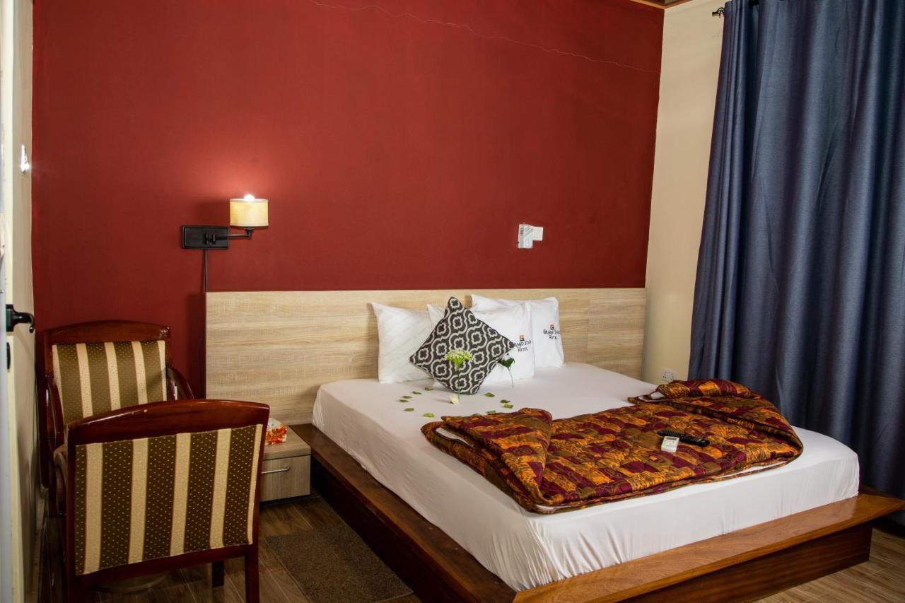 North Legon Grand Star Hotel מראה חיצוני תמונה