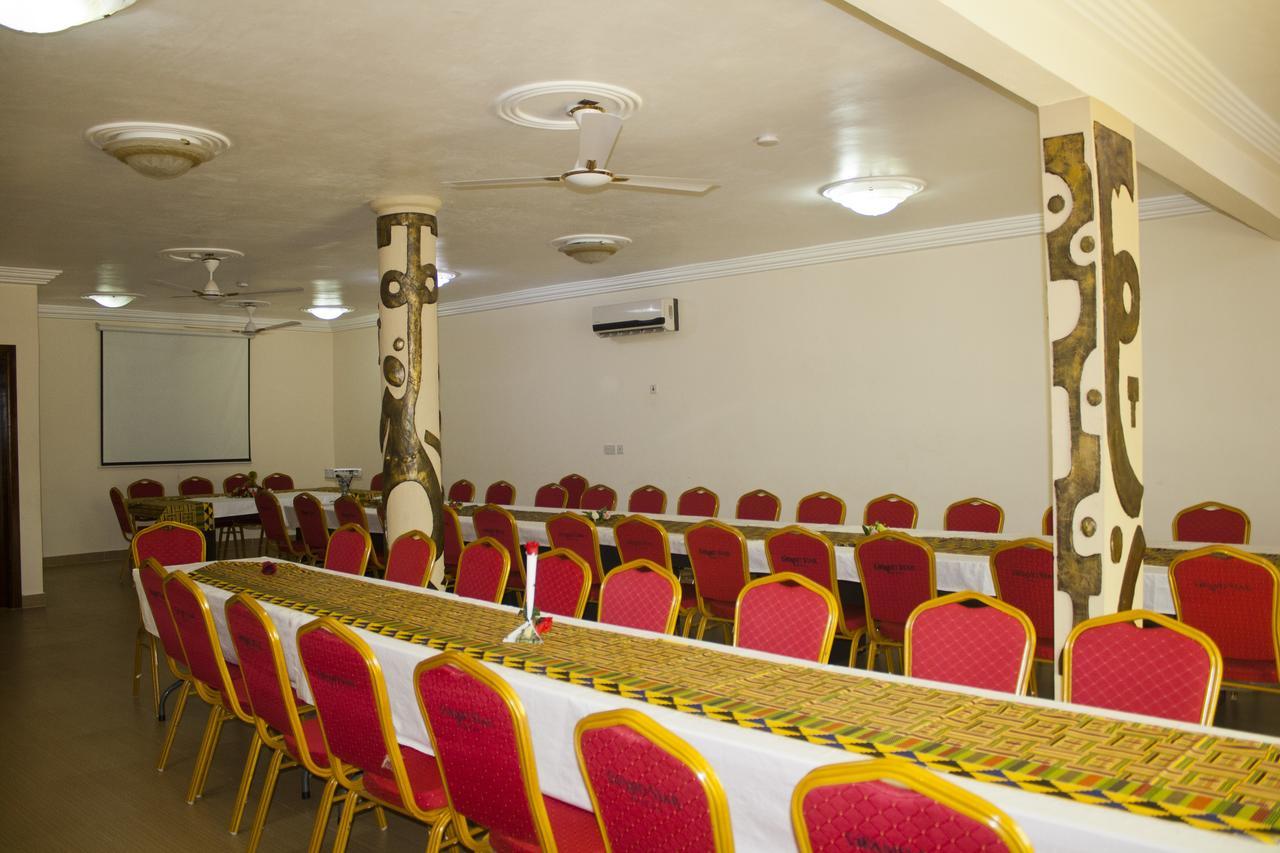 North Legon Grand Star Hotel מראה חיצוני תמונה