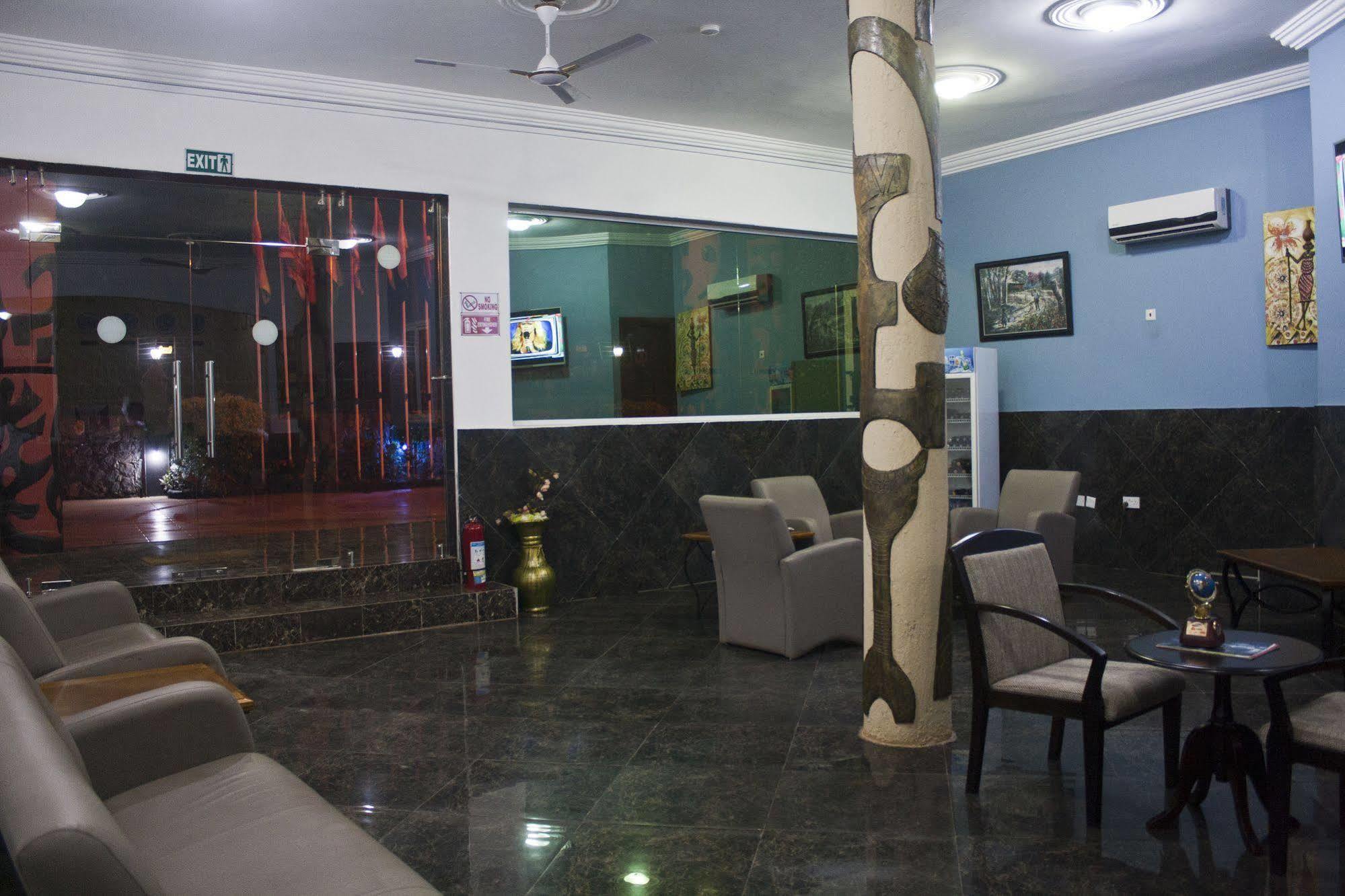 North Legon Grand Star Hotel מראה חיצוני תמונה