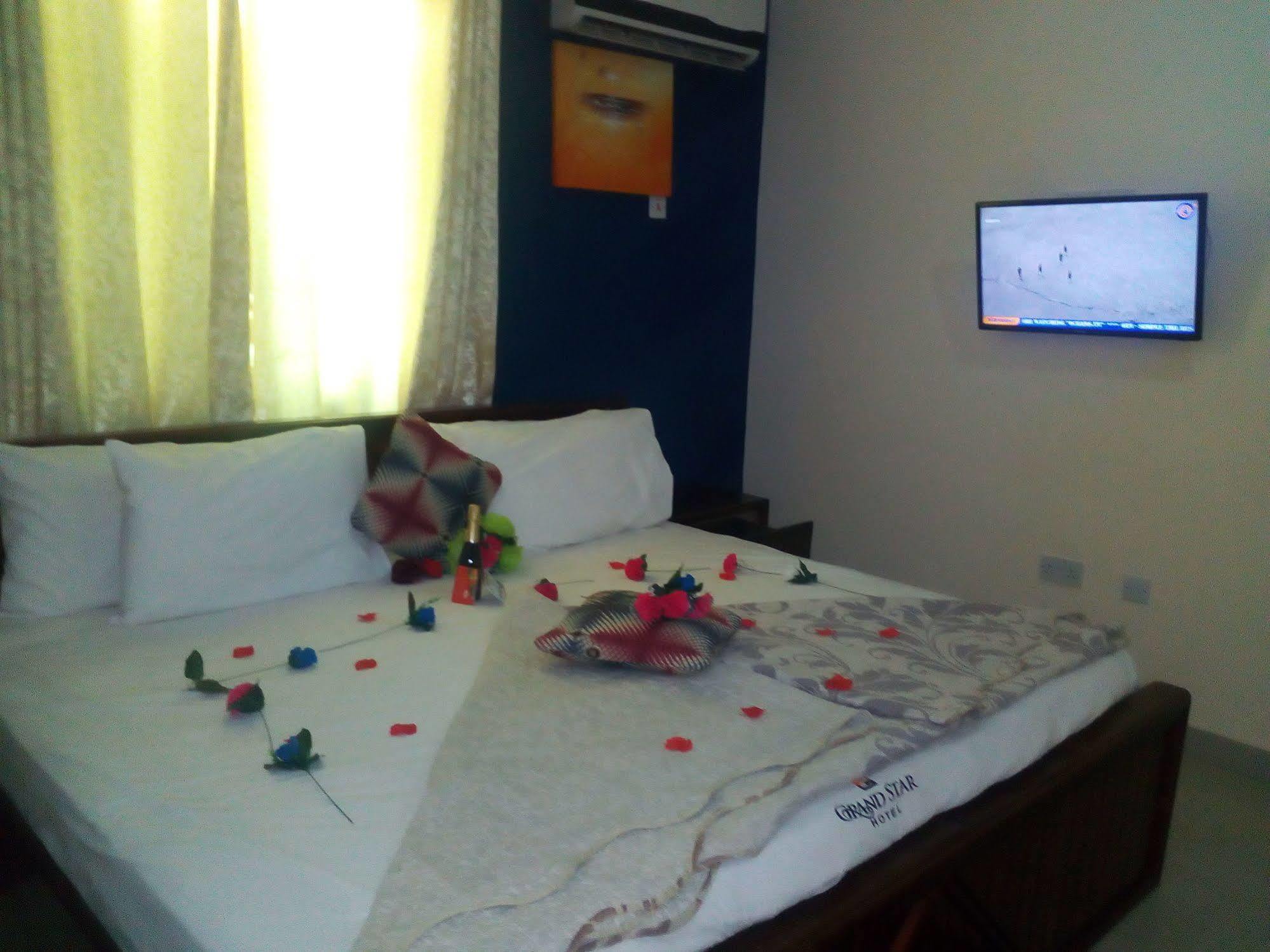 North Legon Grand Star Hotel מראה חיצוני תמונה