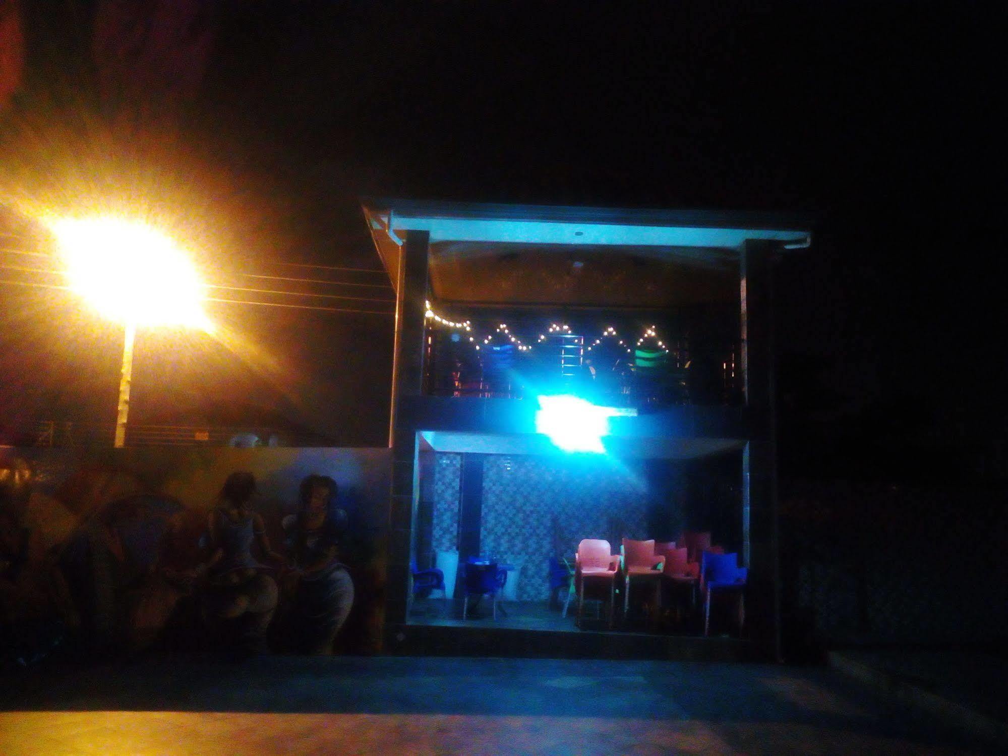North Legon Grand Star Hotel מראה חיצוני תמונה