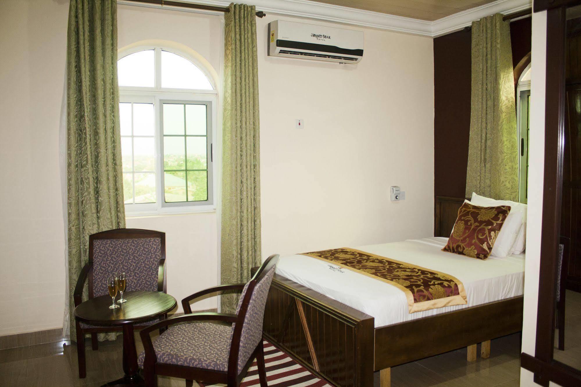 North Legon Grand Star Hotel מראה חיצוני תמונה